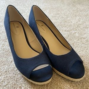 Navy Blue Bandolino Espadrilles sz 6.5 (NWT)
